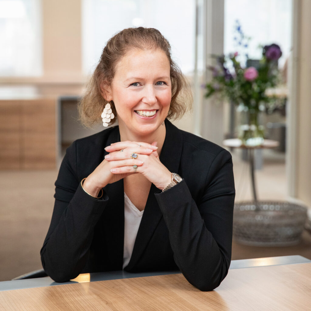 Professional estate agent Jennifer Margés